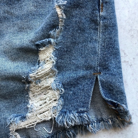 Kendall & Kylie The Iconic Short Distressed High Waist Jean Shorts Size 9/ 29 - Picture 10 of 11